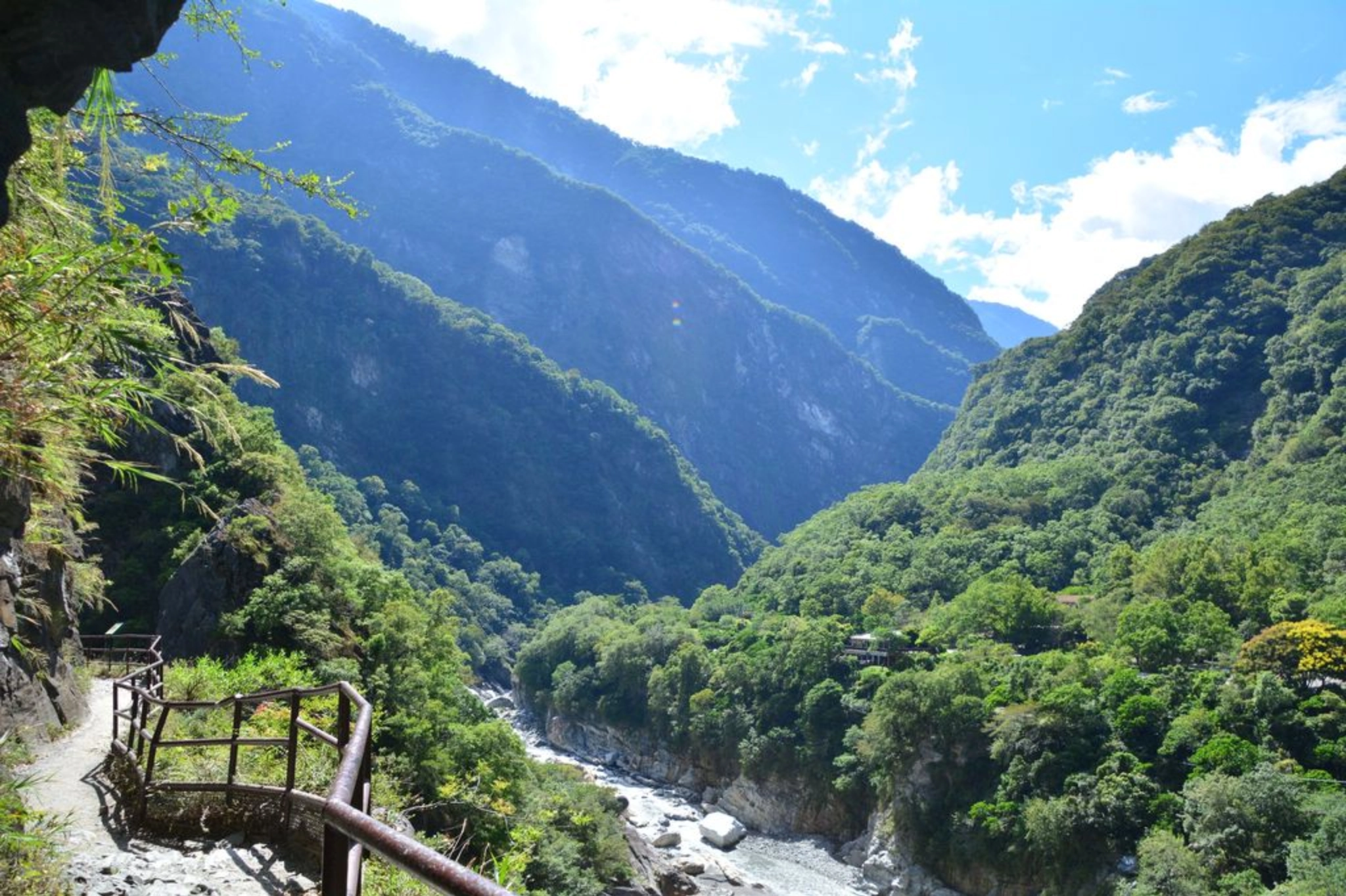 Lushui Trail